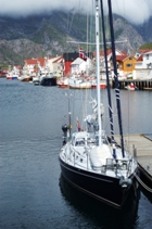 the fishing village of Henningsvaer